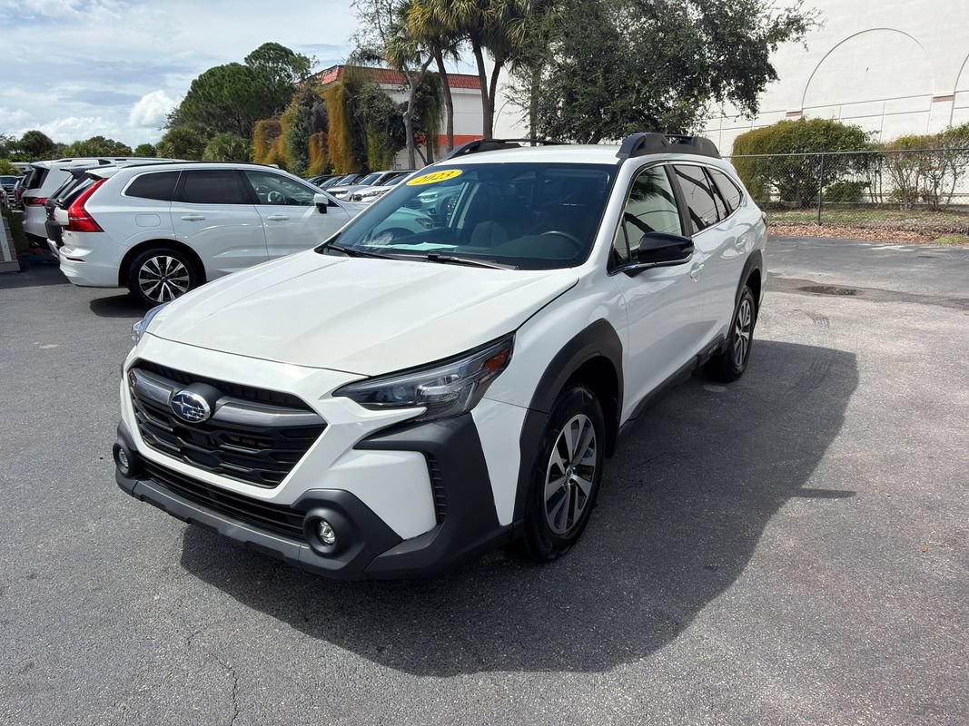 Used 2023 Subaru Outback Premium AWD/4WD image 1