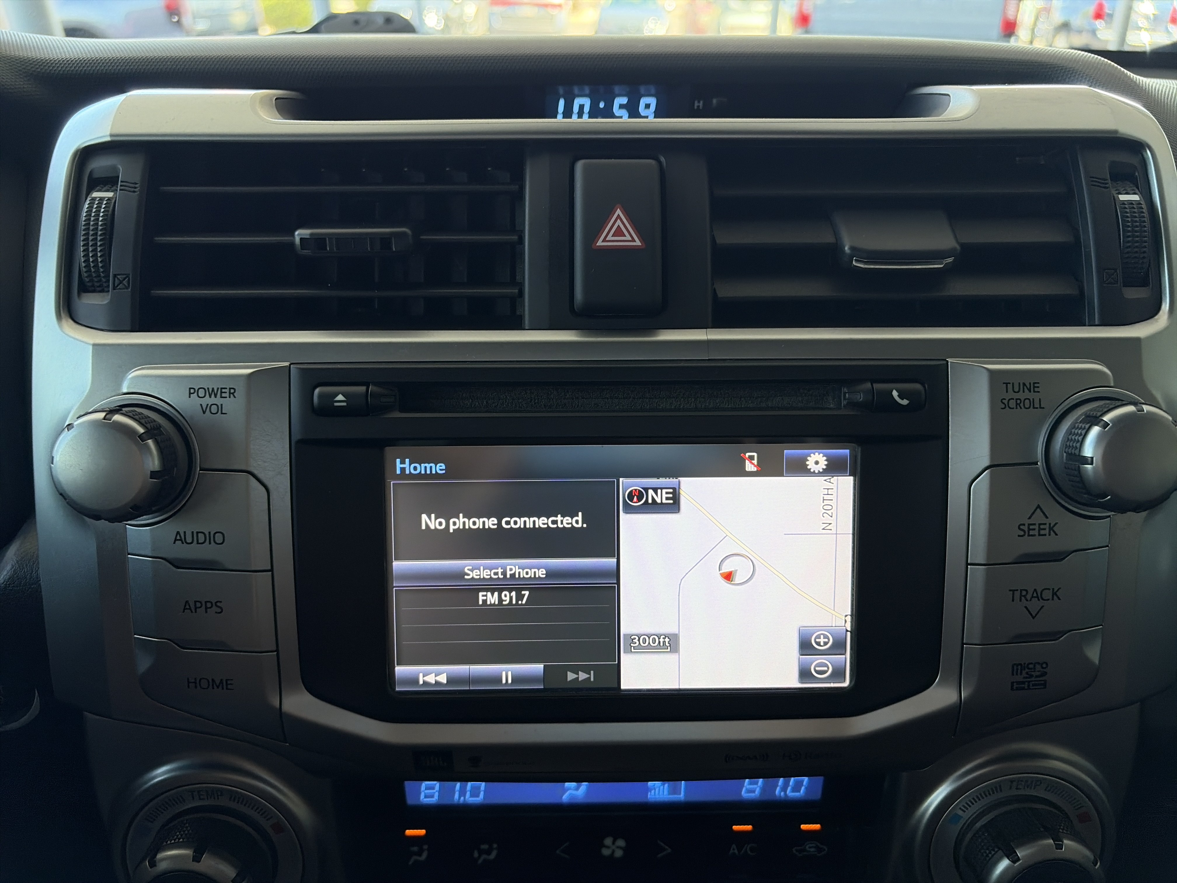Used 2016 Toyota 4Runner Limited AWD/4WD image 23