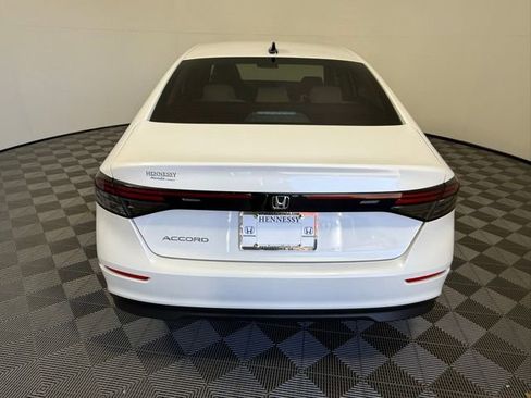 Used 2025 Honda Accord SE image 5