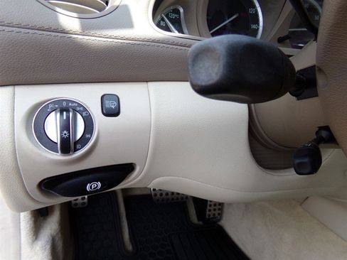 Used 2007 Mercedes-Benz SL 550 image 33