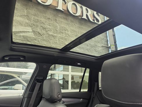 Used 2022 Cadillac XT6 Luxury AWD/4WD image 11