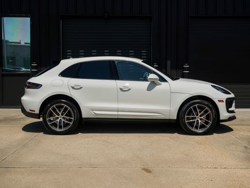 New 2026 Porsche Macan image 13