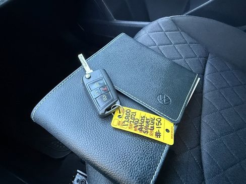 Used 2021 Volkswagen Atlas Cross Sport S image 36