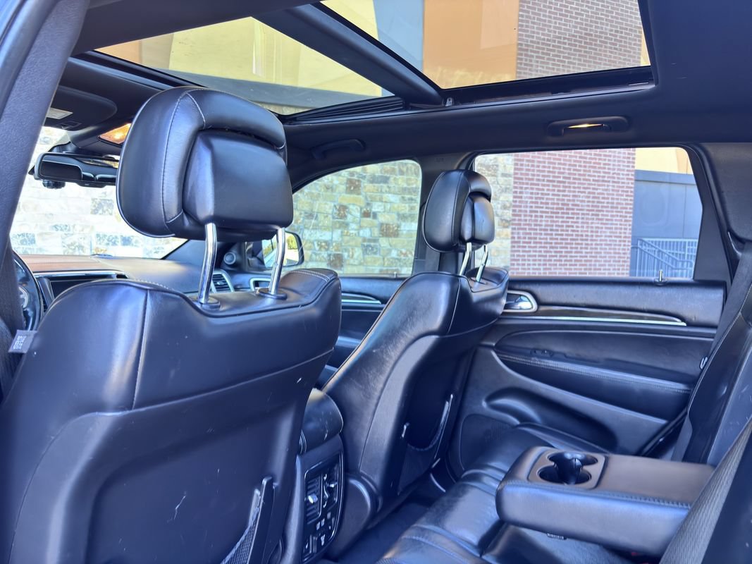 Used 2015 Jeep Grand Cherokee Overland w/ Advanced Technology Group AWD/4WD image 34