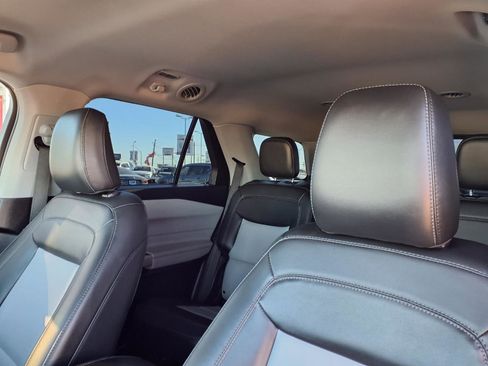 Used 2022 Ford Explorer XLT w/ Equipment Group 202A image 17