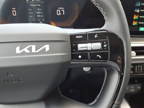 New 2026 Kia Sorento LX FWD image 23