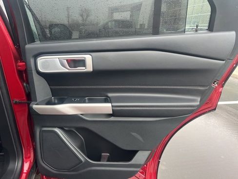 Used 2023 Ford Explorer Limited w/ Limited Technology Package image 13