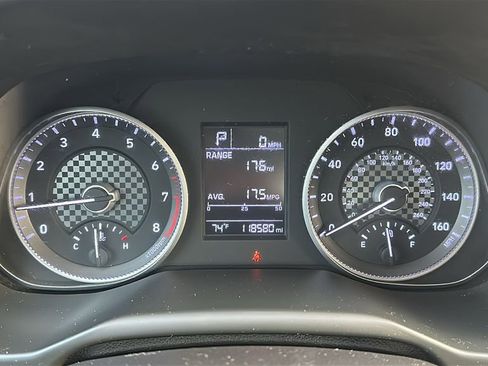 Used 2019 Hyundai Elantra SE w/ Cargo Package image 2