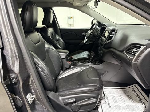 Used 2020 Jeep Cherokee Latitude Plus FWD image 21