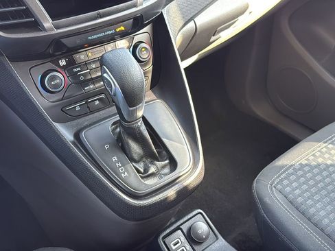Used 2022 Ford Transit Connect XLT FWD image 24
