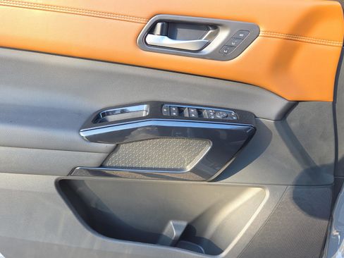 New 2026 Nissan Pathfinder Platinum image 19