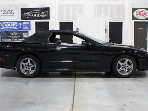 Used 1997 Pontiac Firebird Trans Am w/ Ram Air Performance Pkg RWD image 25