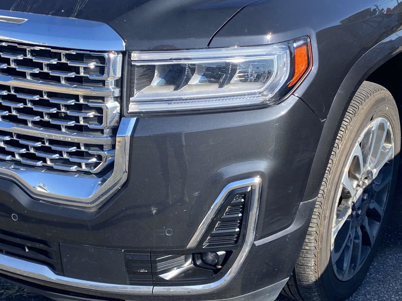 Used 2020 GMC Acadia Denali w/ Technology Package FWD image 4