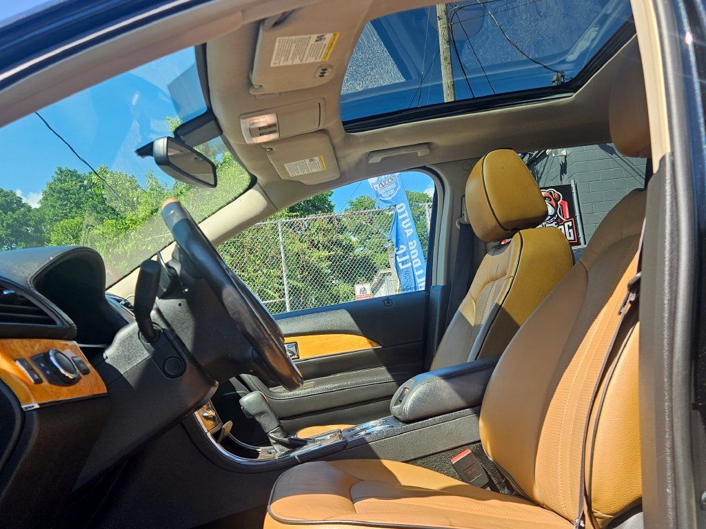 Used 2014 Lincoln MKX AWD w/ Equipment Group 102A image 11