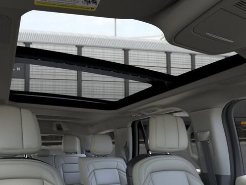 New 2026 Lincoln Navigator Reserve AWD/4WD image 22