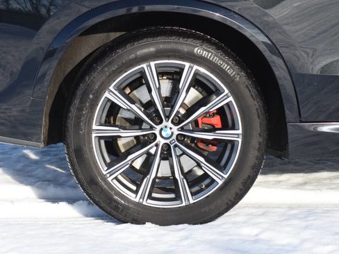 Used 2021 BMW X5 xDrive40i w/ M Sport Package image 16