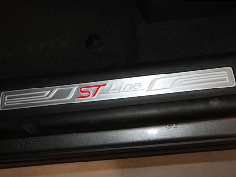 New 2026 Ford Explorer ST-Line w/ ST-Line Street Pack image 6