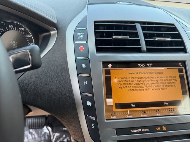 Used 2019 Lincoln MKZ Reserve FWD image 12