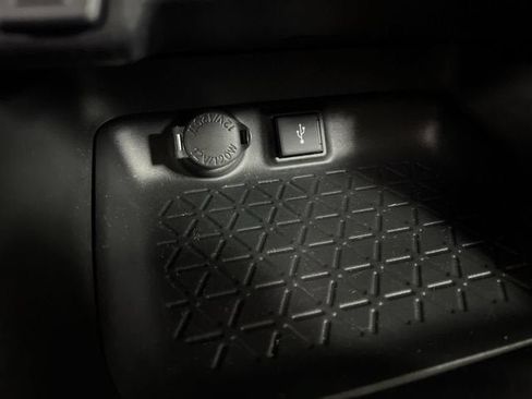 Used 2020 Toyota RAV4 LE AWD/4WD image 34