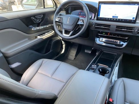 New 2026 Lincoln Corsair Premiere image 15