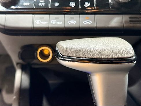 Used 2024 Hyundai Elantra SEL image 19