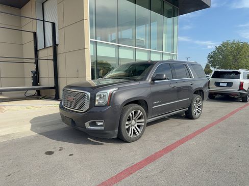 Used 2017 GMC Yukon Denali w/ Open Road Package AWD/4WD image 10