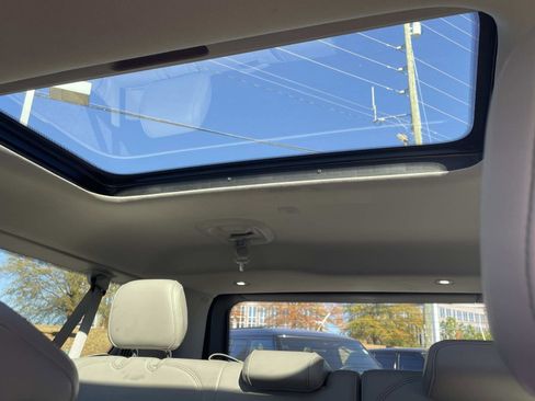 Used 2024 Jeep Wagoneer L Base w/ Premium Group I image 12