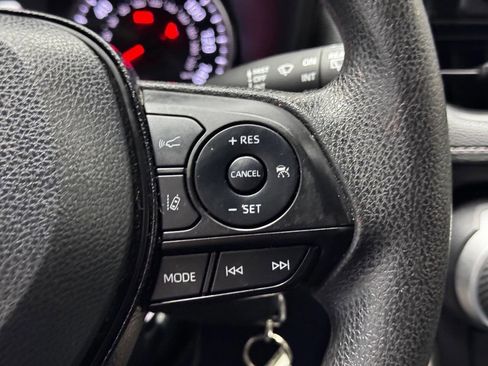 Used 2020 Toyota RAV4 LE FWD image 29