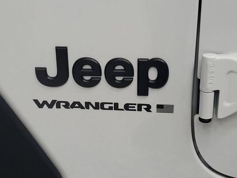 Used 2025 Jeep Wrangler Sport image 8