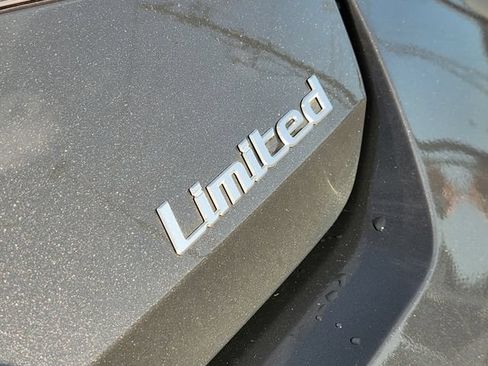 Used 2024 Hyundai Elantra Limited FWD image 12