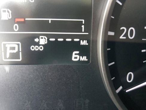 New 2025 Nissan Kicks Play S image 6