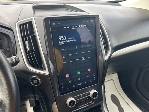Used 2023 Ford Edge SEL image 20
