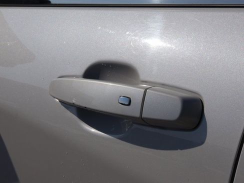 Used 2018 Chevrolet Equinox LT w/ Sun & Infotainment Package image 20