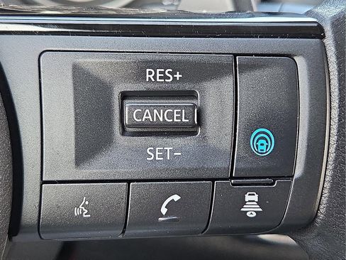 Used 2022 Nissan Rogue SV image 21