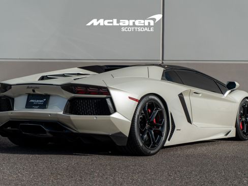 Used 2015 Lamborghini Aventador LP 700-4 image 7