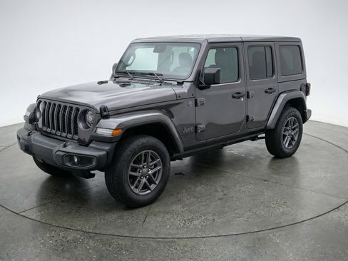 Used 2025 Jeep Wrangler Sport S image 3