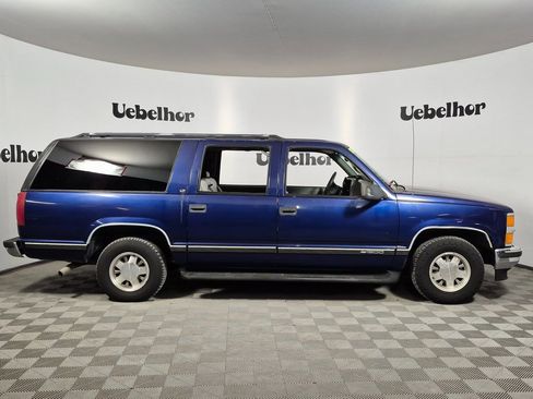 Used 1999 Chevrolet Suburban 2WD w/ Preferred Equipment Group 3 image 8