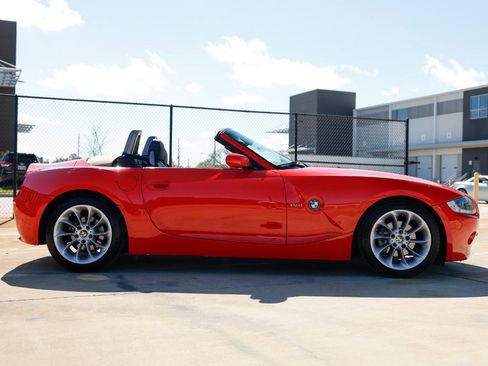 Used 2005 BMW Z4 2.5i image 13