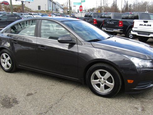 Used 2014 Chevrolet Cruze LT image 6