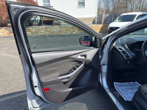 Used 2014 Ford Focus Titanium FWD image 15