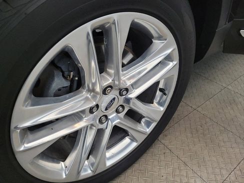 Used 2017 Ford Explorer Limited image 31