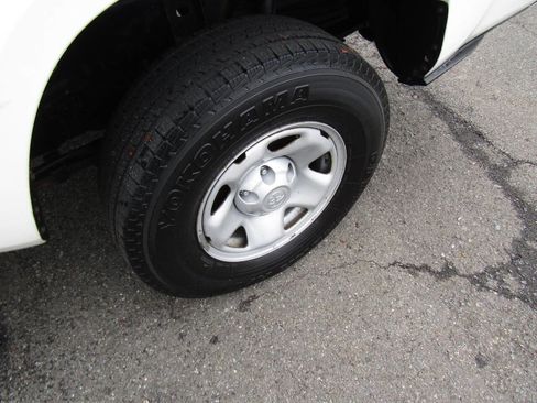Used 2021 Toyota Tacoma SR RWD image 30