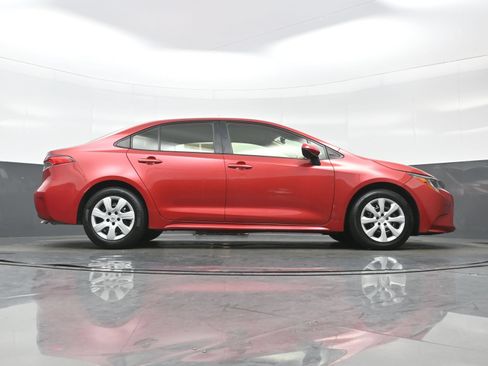 Used 2021 Toyota Corolla LE FWD image 29