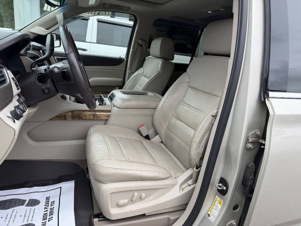 Used 2016 GMC Yukon Denali AWD/4WD image 13