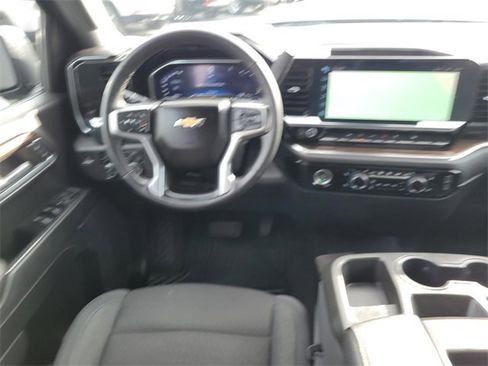 Used 2023 Chevrolet Silverado 1500 LT image 5