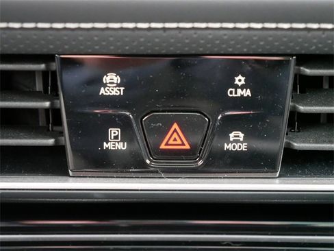 Certified 2025 Volkswagen Atlas SEL Premium R-Line image 30