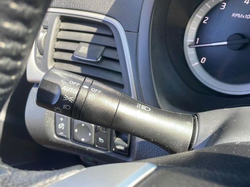 Used 2013 Nissan Sentra SR w/ Driver Pkg FWD image 17