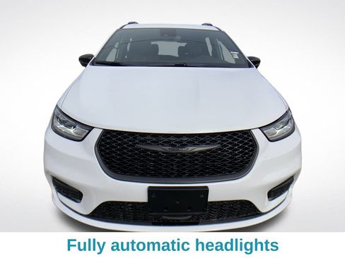 New 2026 Chrysler Pacifica Select image 9