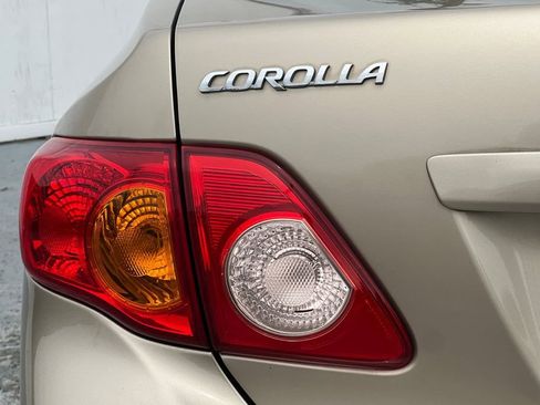 Used 2010 Toyota Corolla LE image 23