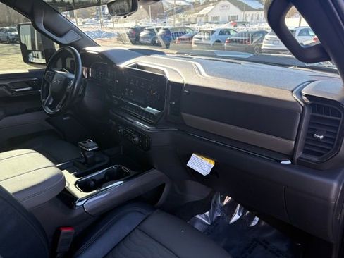 Used 2024 Chevrolet Silverado 1500 ZR2 w/ Technology Package image 48